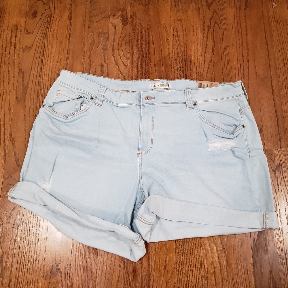 NWT Route 66 light blue distressed jean shorts sz 18 Girlfriend style